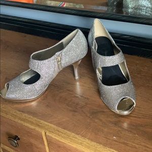 Bandolino heels